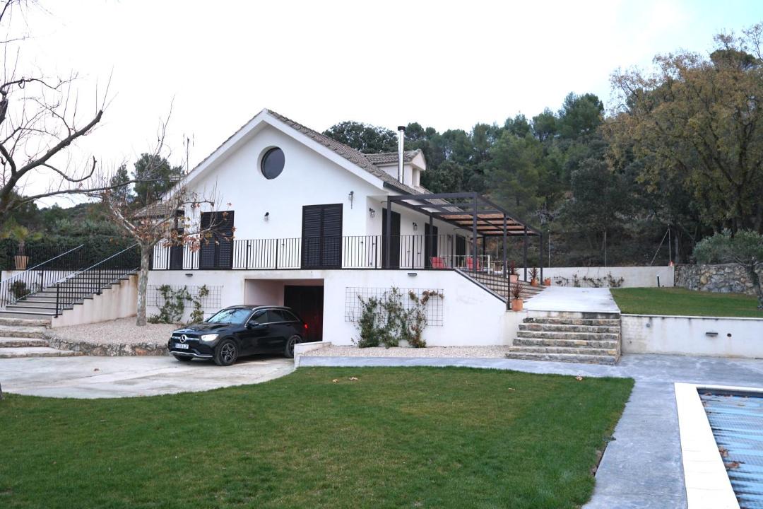 Photo of Others in Duron