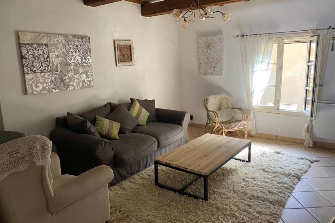 Photo of Livingroom in Saint-Quentin-la-Poterie