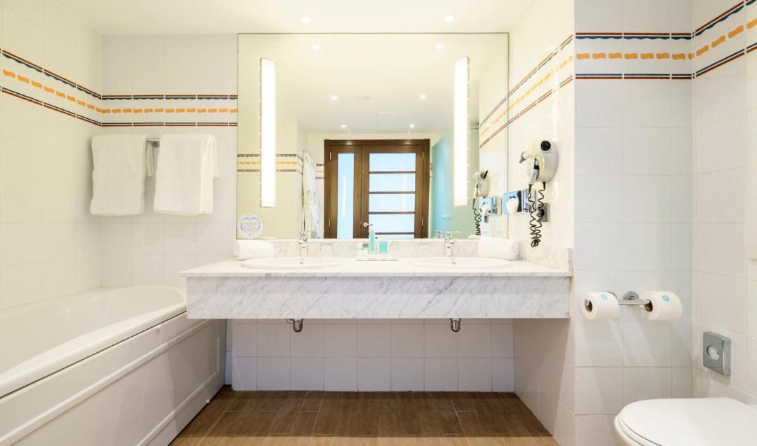 Photo of Bathroom in Benicalap