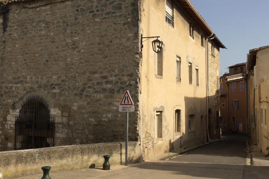 Photo of Buildings in Caumont-sur-Durance