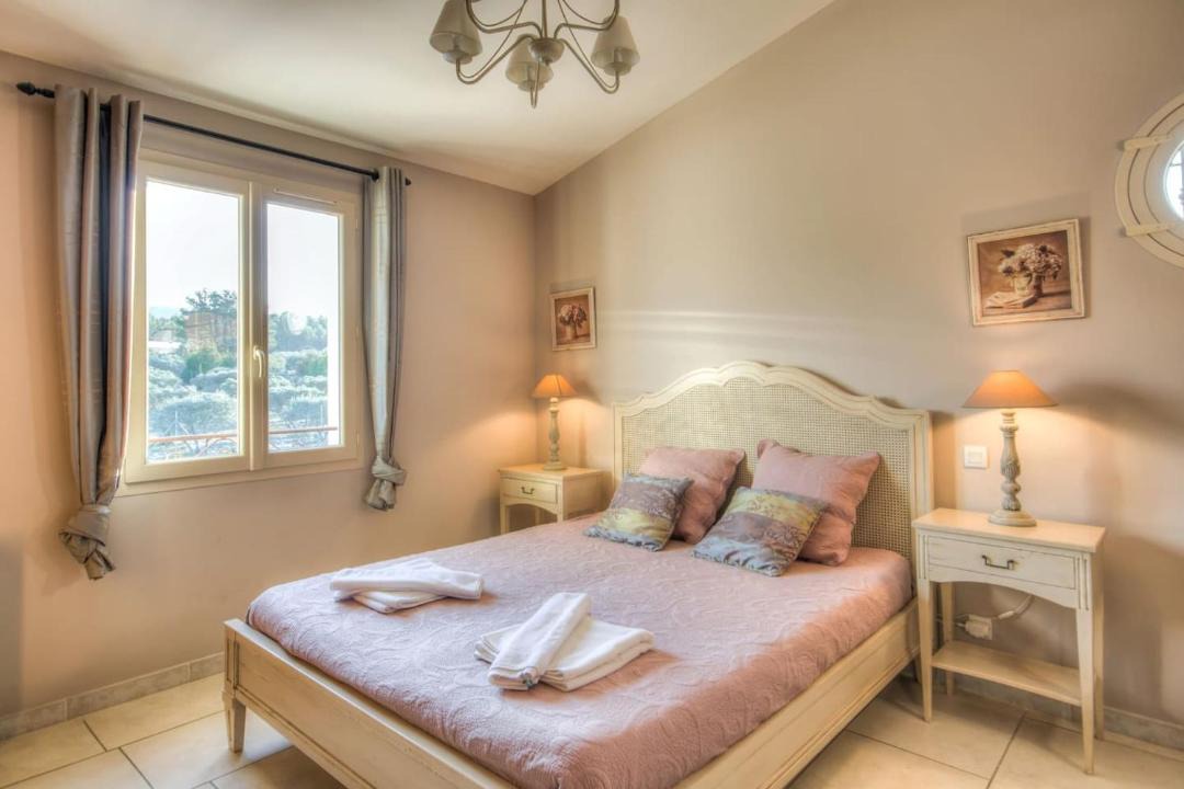 Photo of Bedroom in Eygalieres