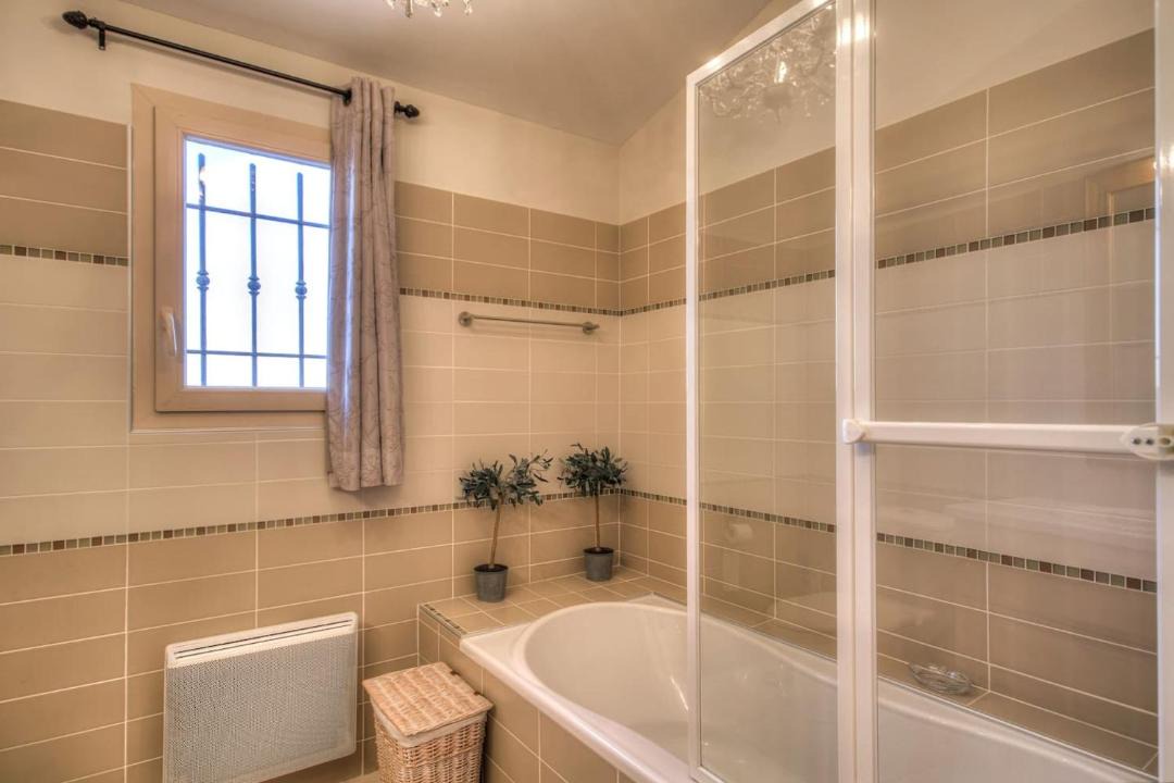 Photo of Bathroom in Eygalieres