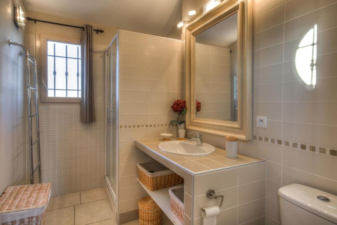 Photo of Bathroom in Eygalieres