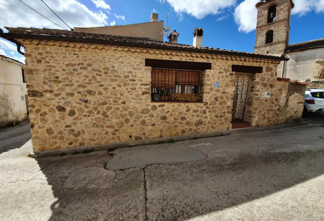 Photo of Buildings in Basardilla