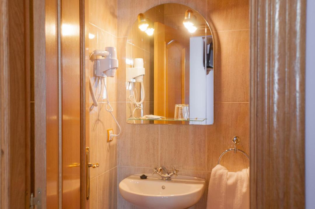 Photo of Bathroom in Robleda-Cervantes