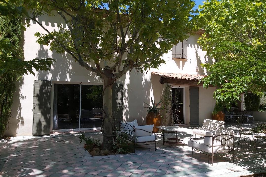 Photo of Buildings in Rousset