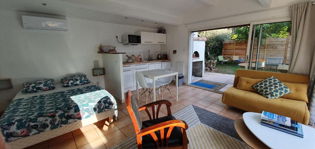 Photo of Livingroom in 8th Arrondissement