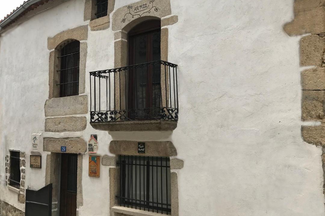 Photo of Buildings in Navalguijo