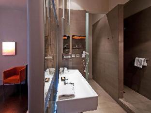 Photo of Bathroom in El Port