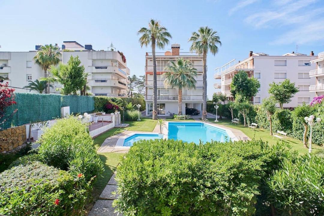Photo of Others in Sitges