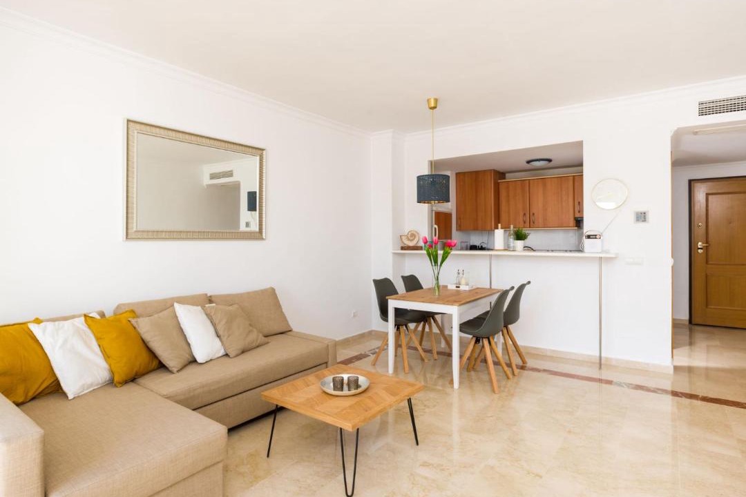 Photo of Livingroom in New Golden Mile