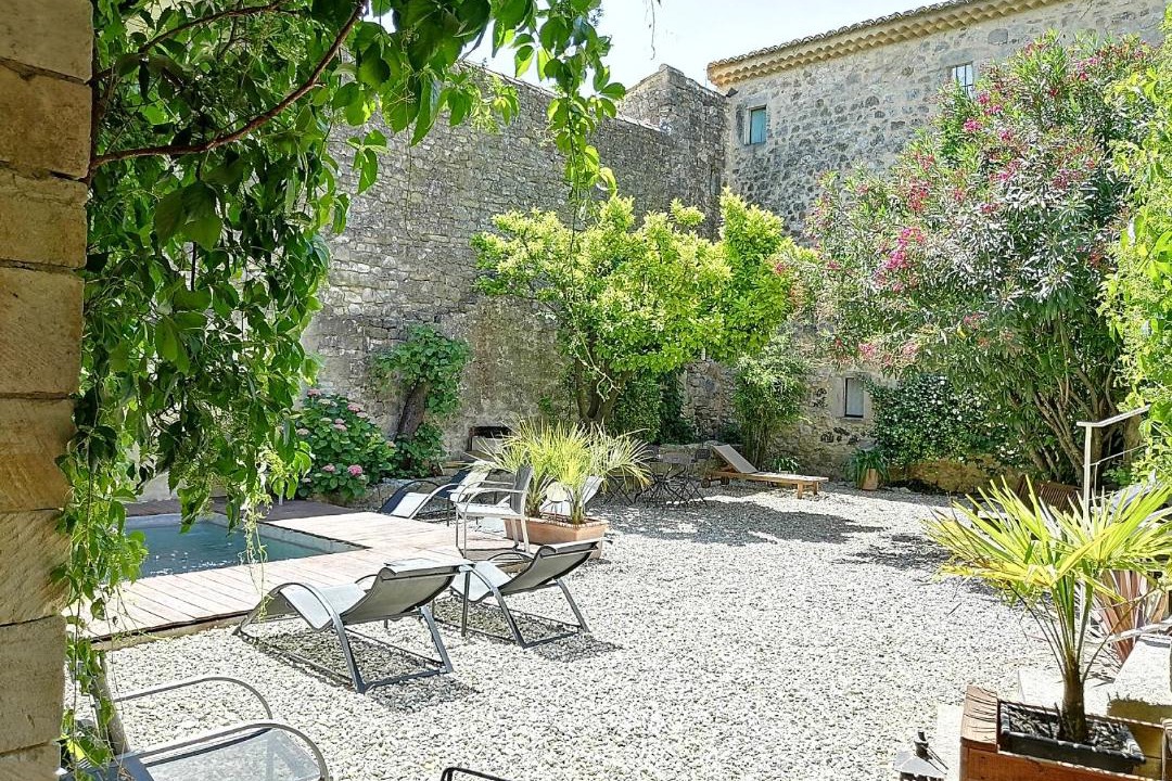 Photo of Patio Balcony in Bourdic