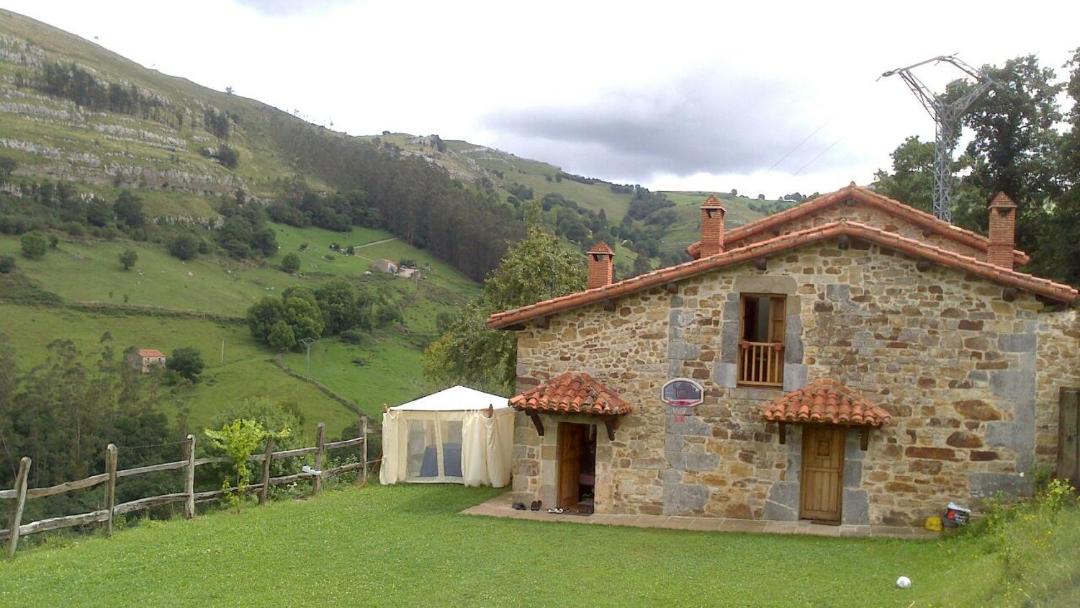 Photo of Buildings in La Cavada