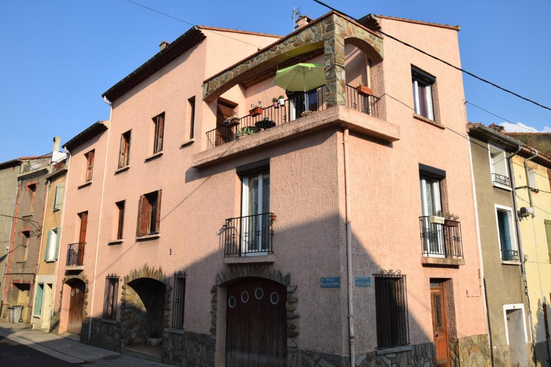 Photo of Buildings in Estagel