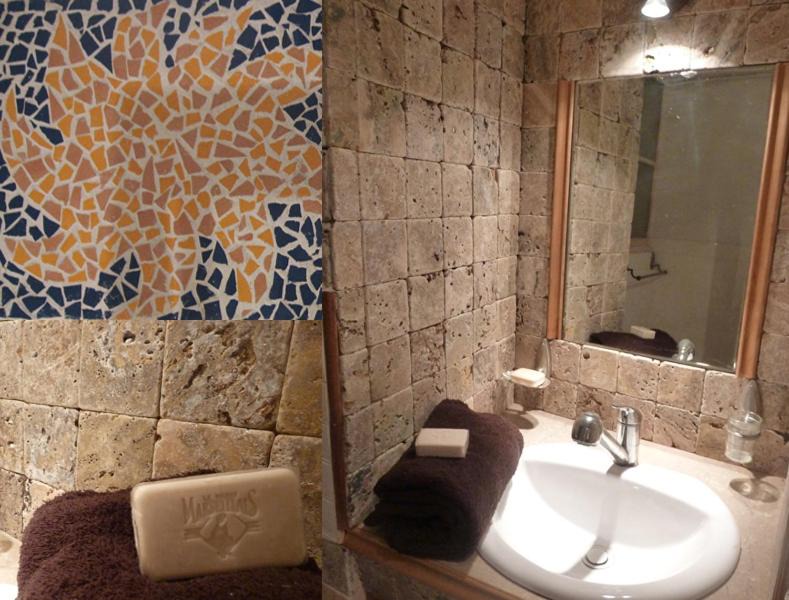 Photo of Bathroom in Le Puy-Sainte-Reparade