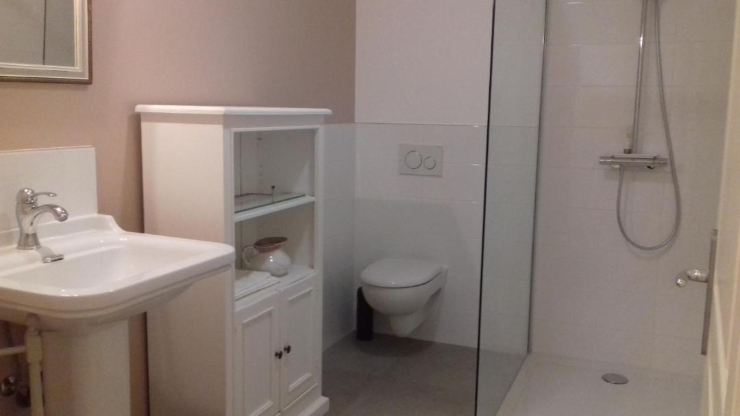 Photo of Bathroom in Lombard