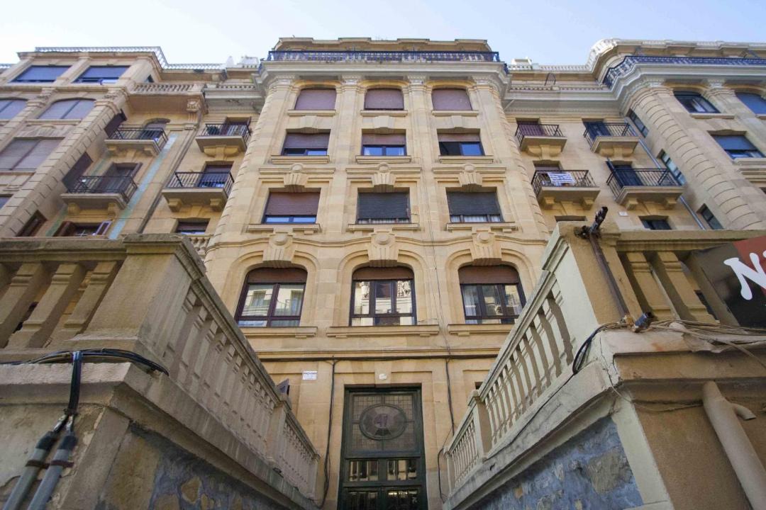 Photo of Buildings in Gros