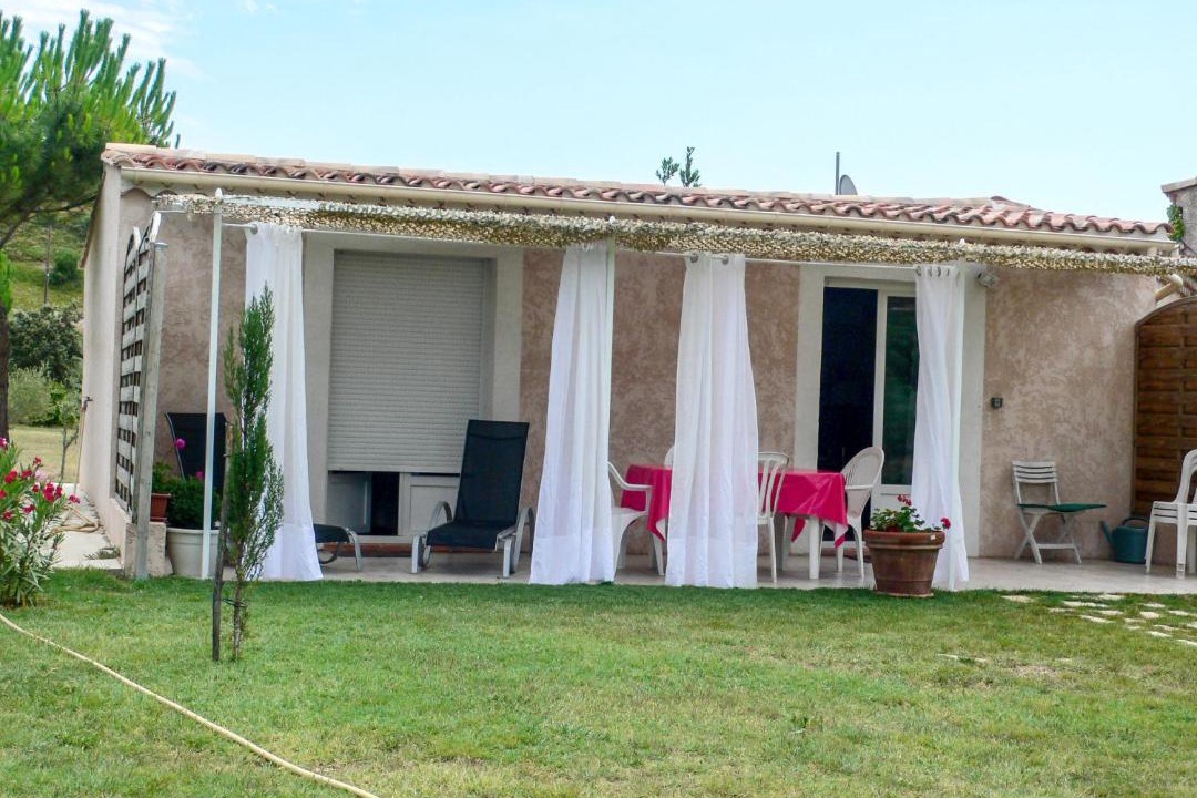 Photo of Buildings in Tarascon