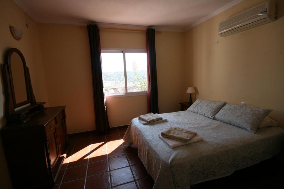 Photo of Bedroom in Coin