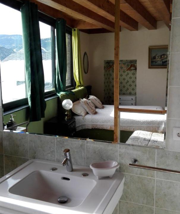 Photo of Bathroom in Llavorsi