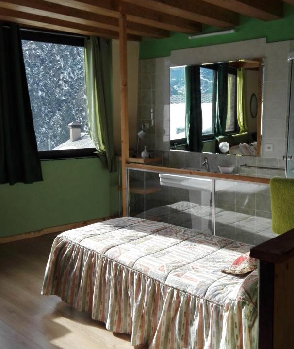 Photo of Bedroom in Llavorsi