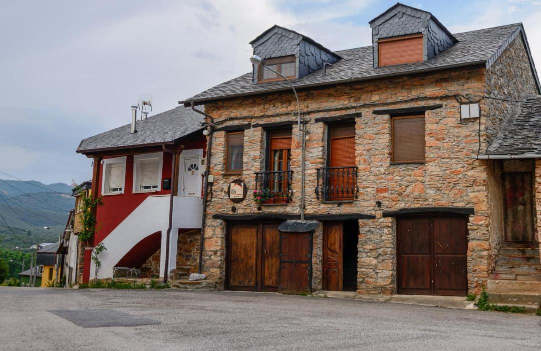 Photo of Buildings in Carucedo