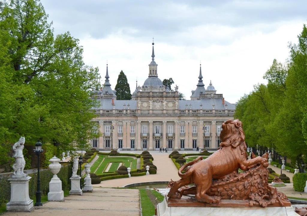 Photo of Buildings in La Pradera de Navalhorno