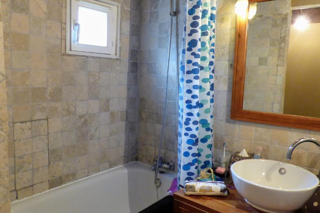 Photo of Bathroom in Arles City Centre