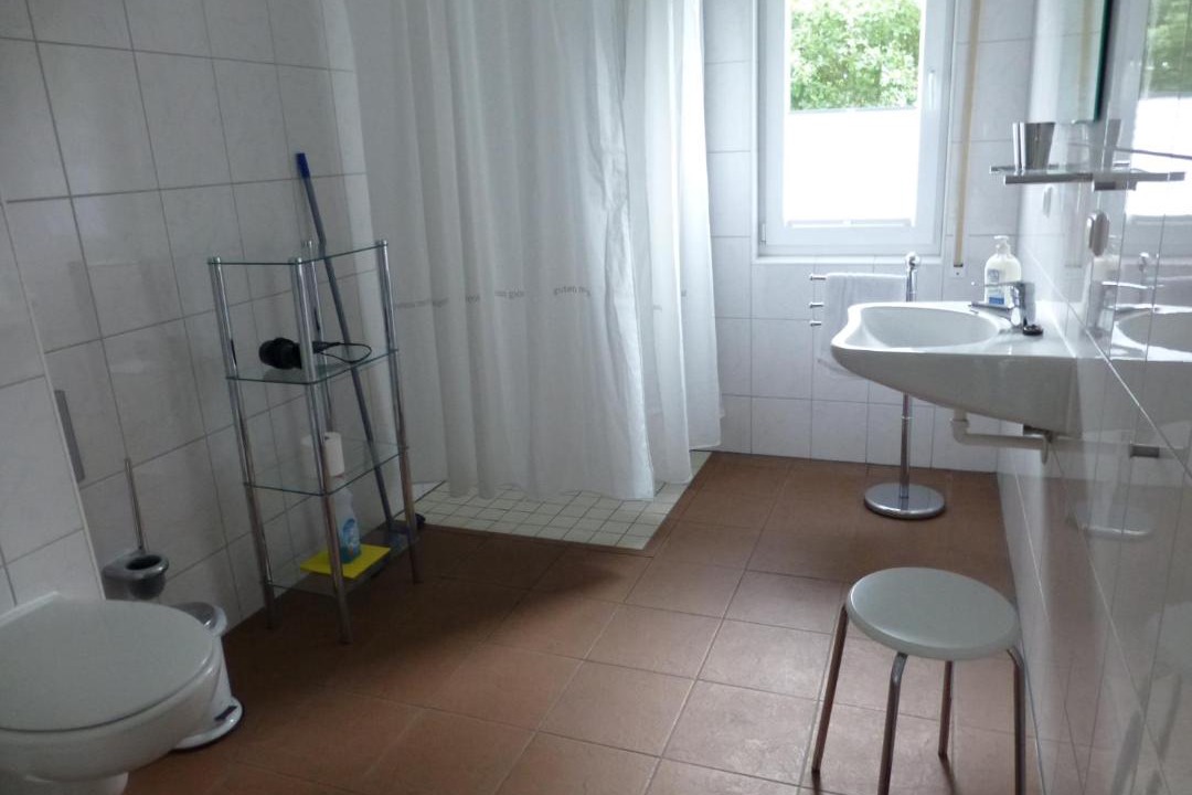 Photo of Bathroom in Loddin
