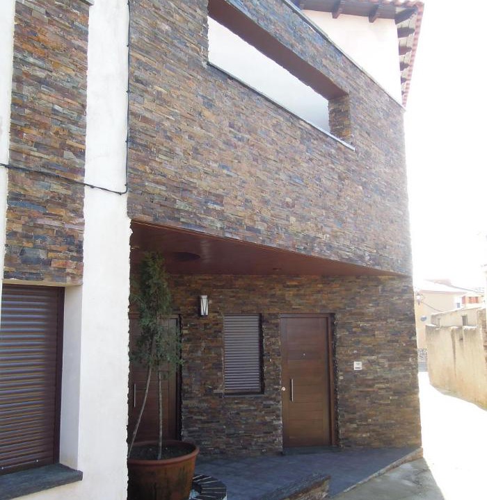 Photo of Buildings in Pescueza