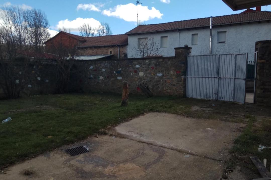 Photo of Buildings in Garrafe de Torio
