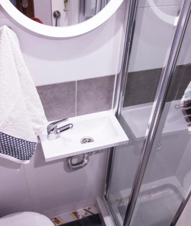 Photo of Bathroom in Embajadores