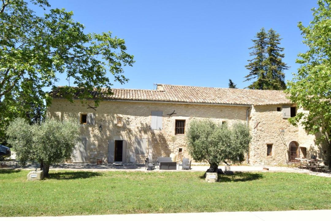 Photo of Buildings in Eygalieres