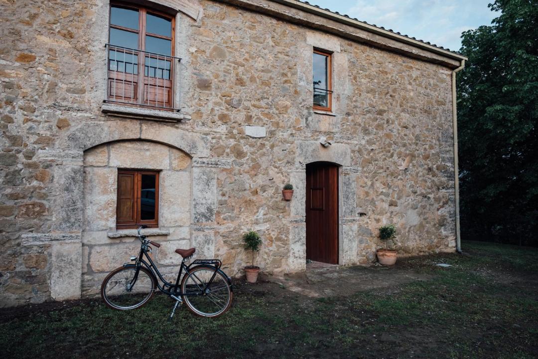 Photo of Buildings in Mianigues