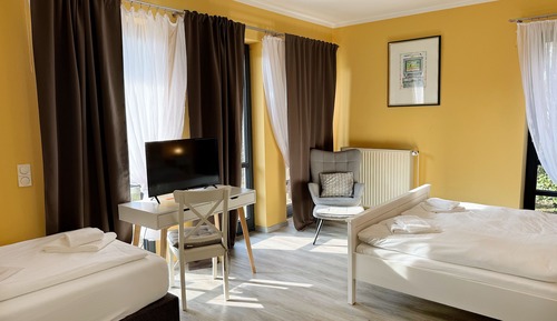 Basic Triple Room