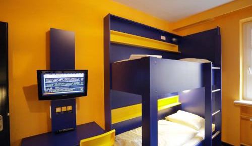 5 Bed Room with shared Bathroom