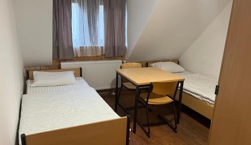 Single Bed in Mixed Dormitory Room