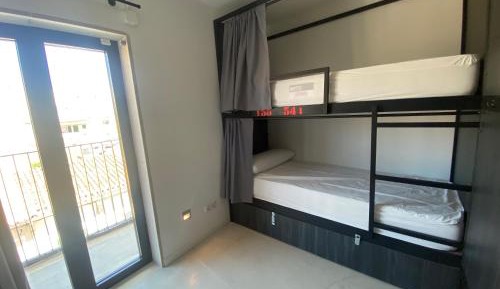 Bed in 14-Bed Mixed Dormitory Room