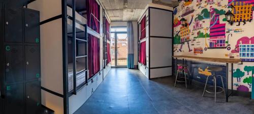 Private Room (6 Adults)