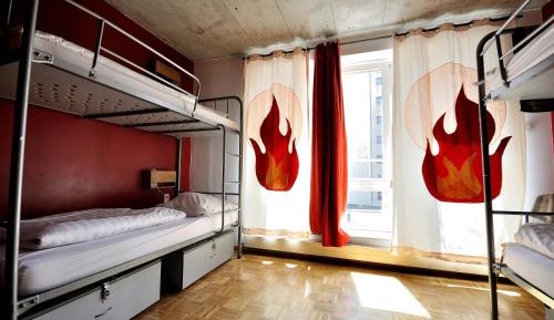 Single Bed in Mixed Dormitory Room (4 Adults) 