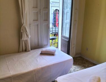 Twin Room with Shared Bathroom