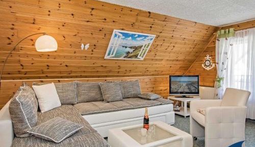 One-Bedroom Apartment with Balcony