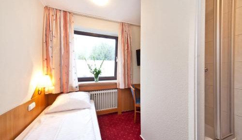 Single Room with Private External Bathroom