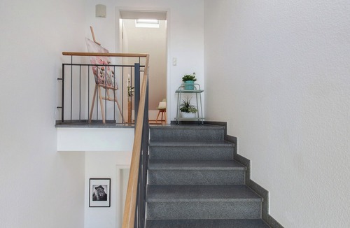 Bad Soden am Taunus Apartment | Apartment 'Taunus-Zimmer Skyline-Blick' with Wi-Fi