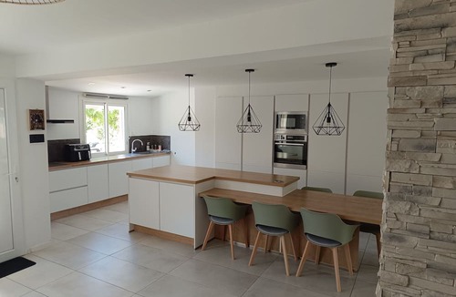 Marsillargues Villa | 270m2 villa/apartment complex with swimming pool on 1200m2 grounds