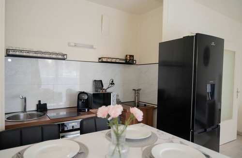 Lingolsheim Apartment | Lélégant - Spacieux T2 de 52m2 - 10 min Aéroport Strasbourg - Parking Privé