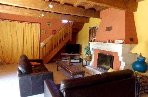 Bellegarde Apartment | Homerez - Nice appartement for 6 ppl. with shared pool and terrace at Bellegarde