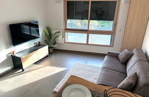 Ferney-Voltaire Apartment | Apartment 'Moderne Genève - Ferney' with Wi-Fi