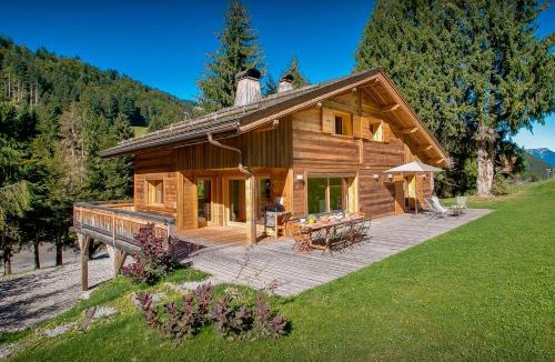 La Clusaz Ski Chalet | Lodge Le Grizzly - SnowLodge